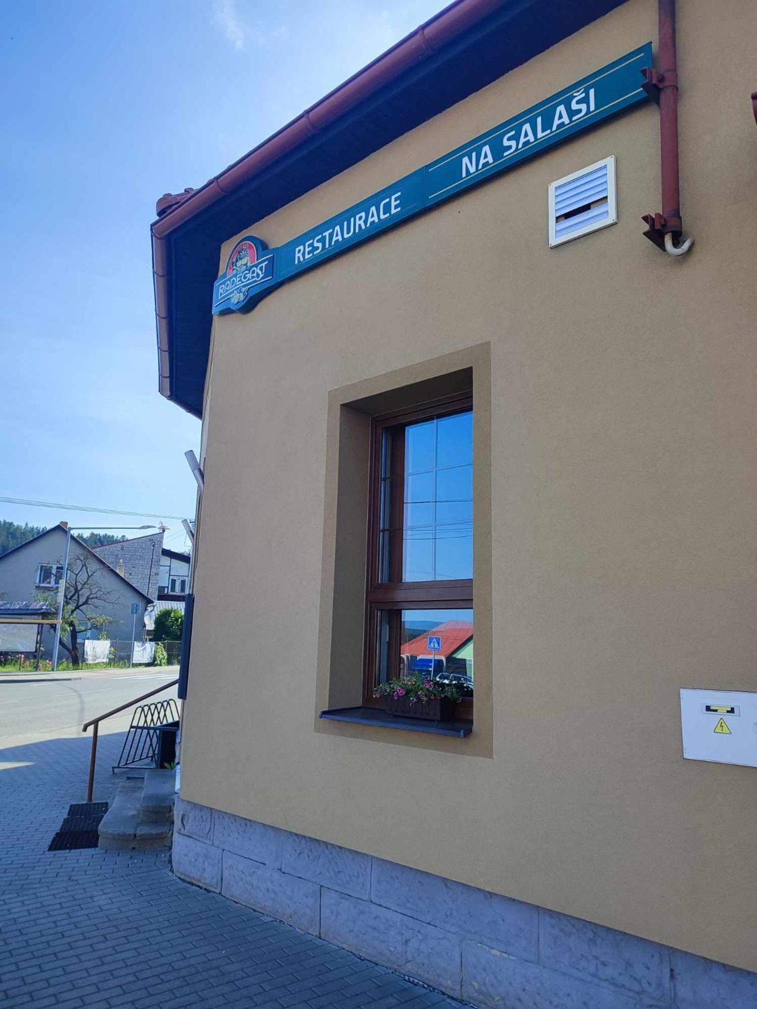Penzion A Restaurace Na Salasi Hutisko Exterior foto